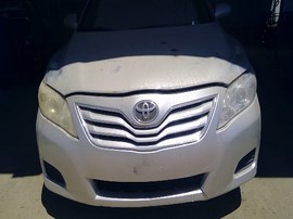 2010 TOYOTA CAMRY, SILVER, LE, 2.5L, AT,    Z25135